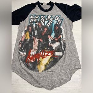 KISS animalize tour t shirt original worn with some holes 84 85  vintage